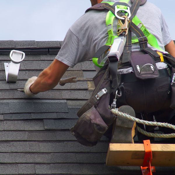 Choosing The Right Roofing Contractor 3